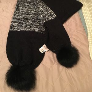 Ugg Scarf with PomPoms NWOT New